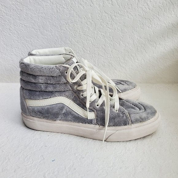 NWT Vans x Free People U Sk8-Hi Faux Fur Sneakers in Gray - Picture 5 of 12